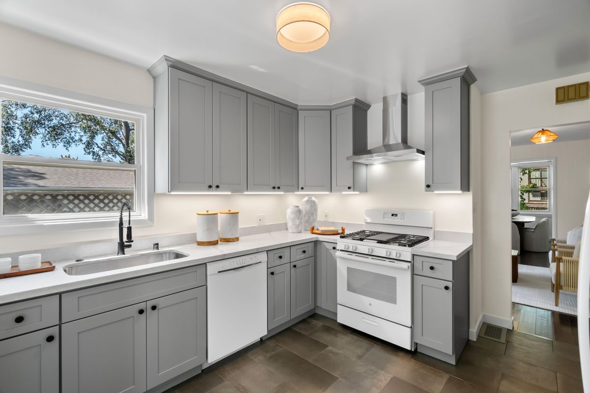 560 Addison Ave-Photo-13